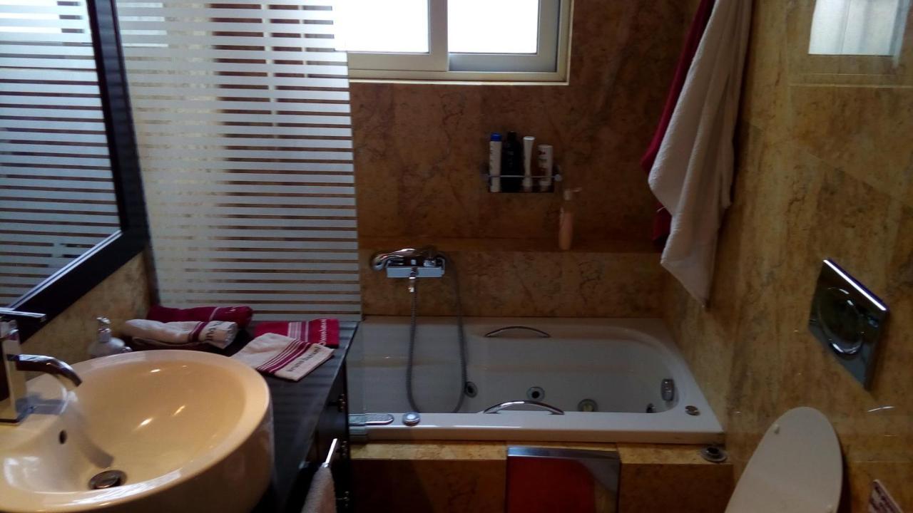 Luxury Apartment In Ano Glyfada Atenas Exterior foto
